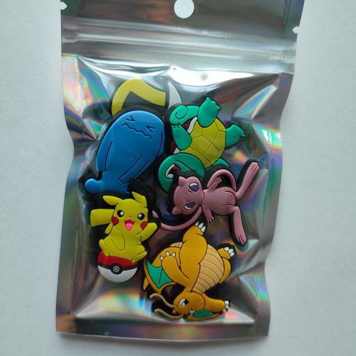 Przypinki do butów crocs prezent POKEMONY PIKACHU Charizard Mewtwo
