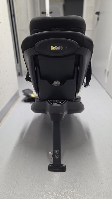 Fotelik obrotowy BeSafe izi Twist + lusterko