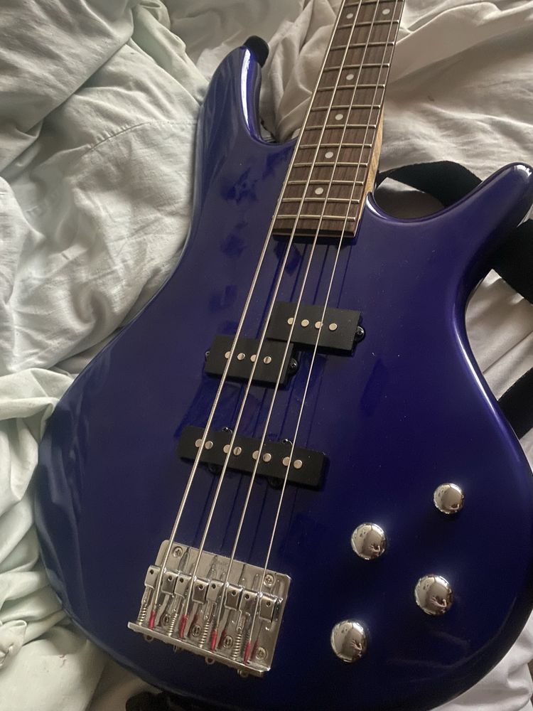 Бас гітара Ibanez gsr 200
