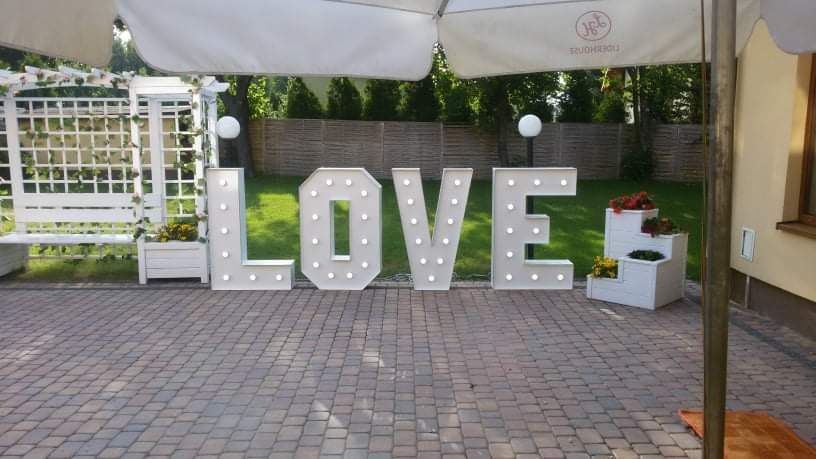 Ciężki dym, fotobudka, fotolustro, napis love i miłość, mega serce