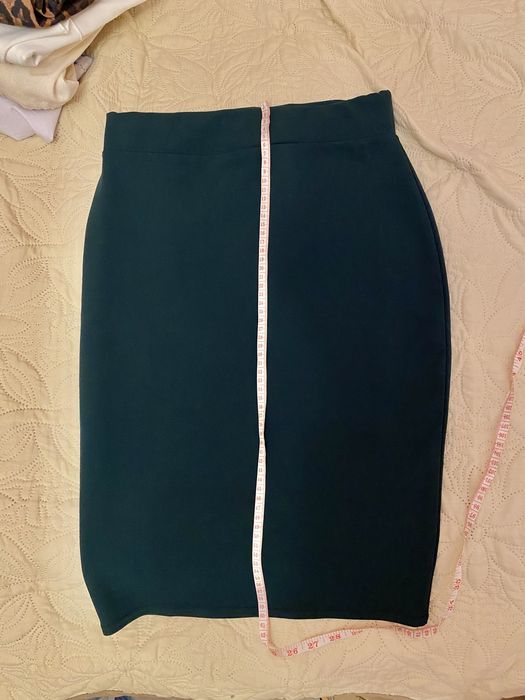 Спідниця-олівець приталена темно-зеленого (смарагдового) кольору S-M