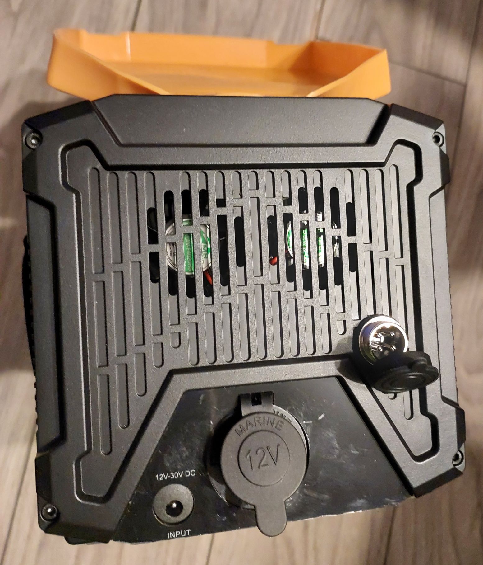 Magazyn energii, solarna, przenośna stacja zasilania max. 700W/230V,