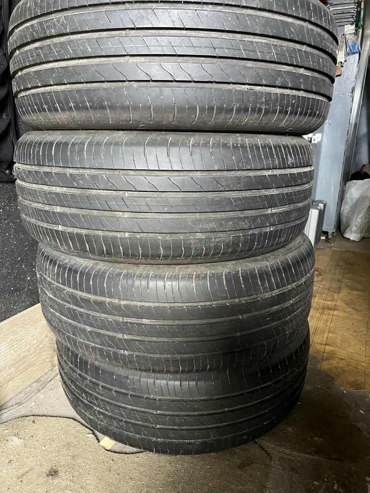 Sprzedam prawie nowe opony good year lato 215/55 R17