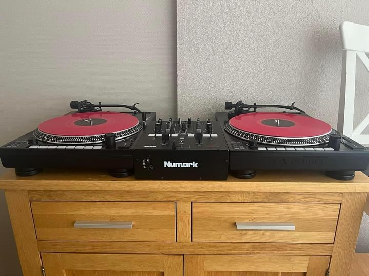 Setup DJ completo. Inclui: