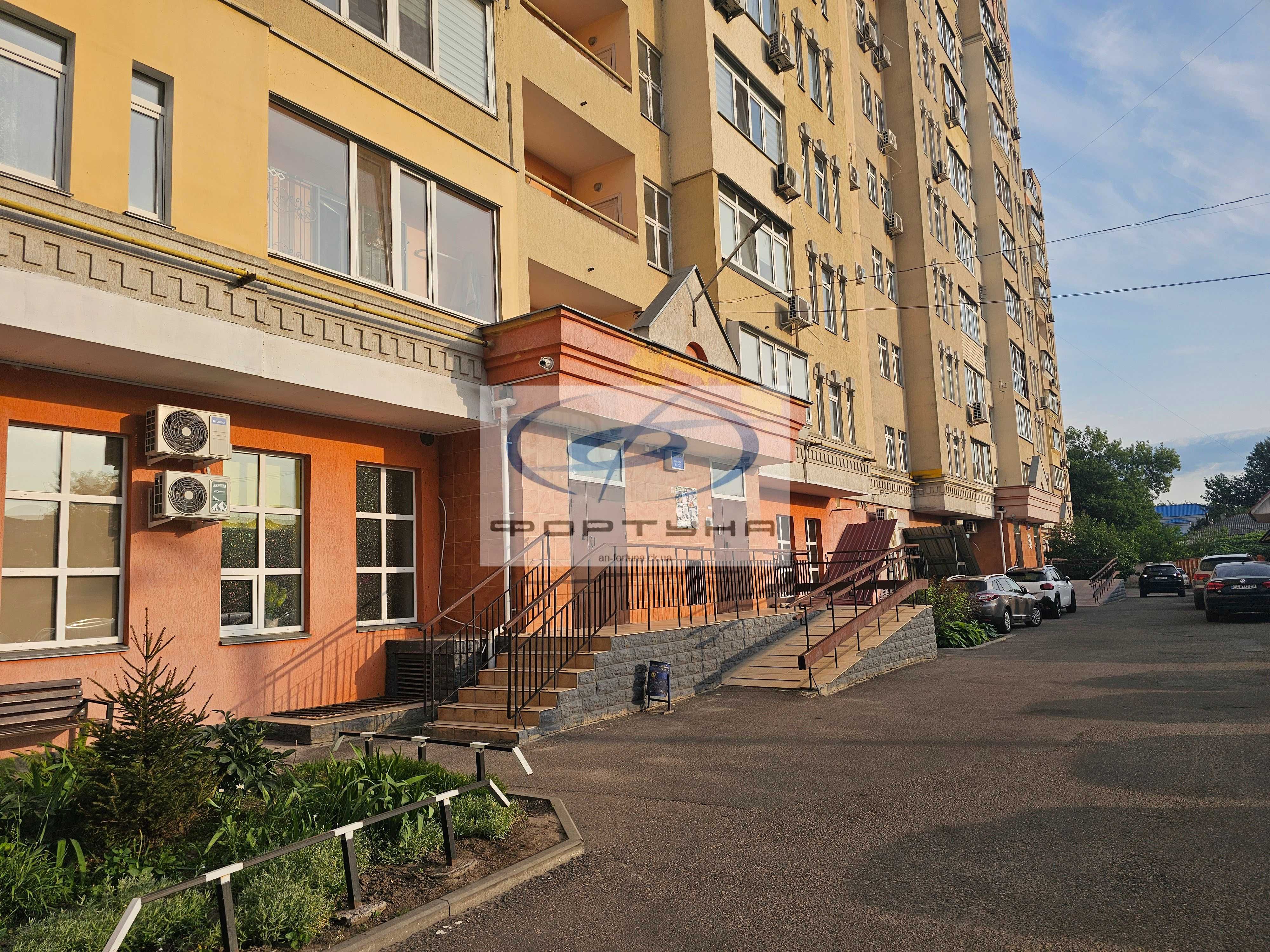 Шикарна квартира у новому будинку. Центр