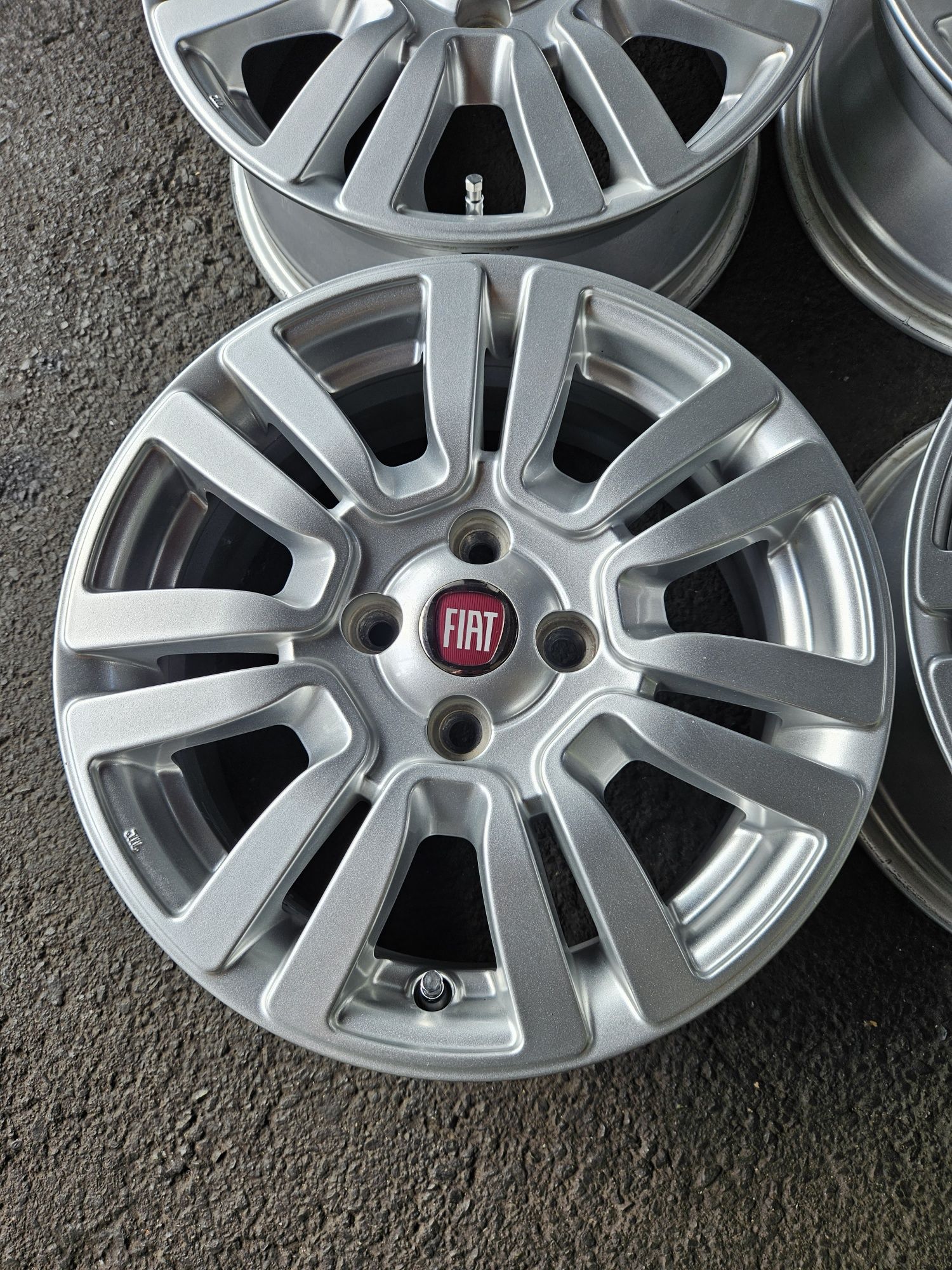 Alufelgi Felgi Fiat Grande Punto 15 Cali 4x100 6J15 ET43