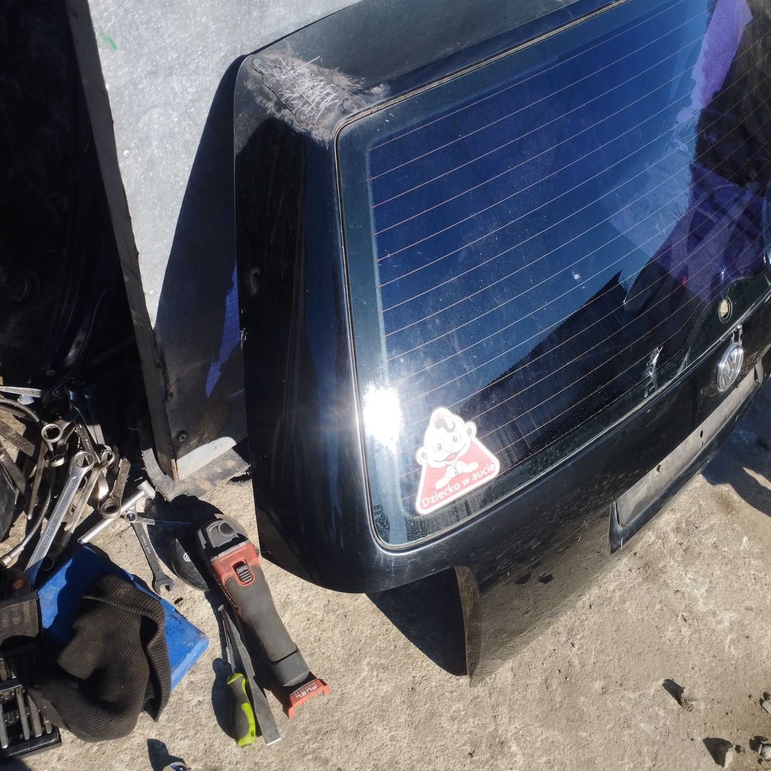 Volkswagen Passat B5 fl kombi klapa tylna L041 goła z szybą