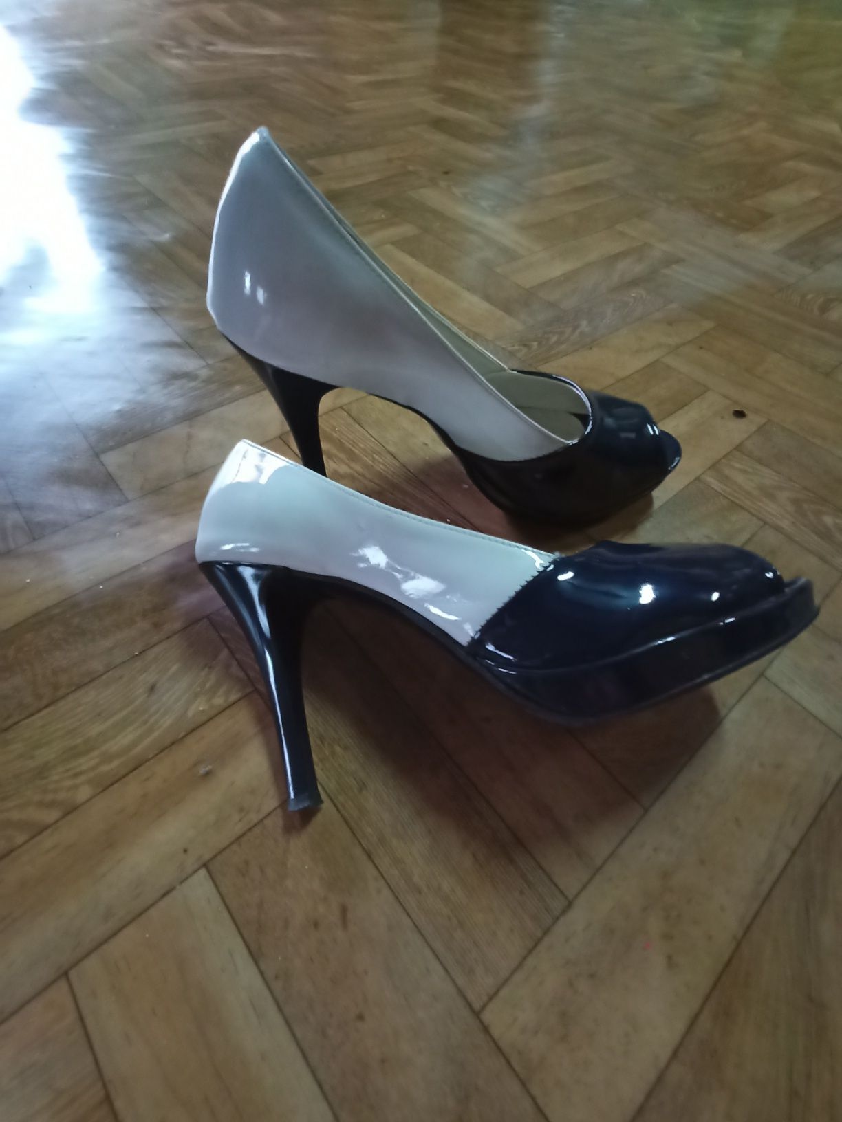 Buty damskie granatowe z beżem