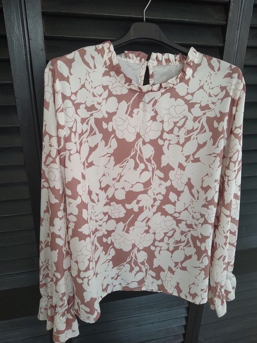 Blusa com padrão floral e folhos, romântica e elegante- Tam. XXL- Nova