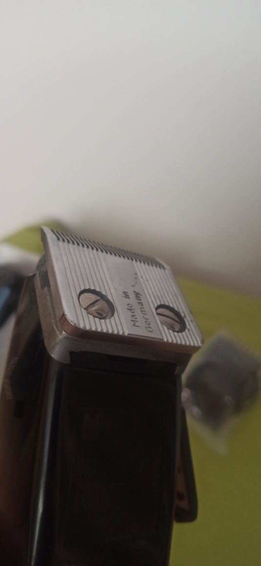 Продам машинку для стрижки MOSER PRIMAT 1230 + RAVON EAT001 (комплект)
