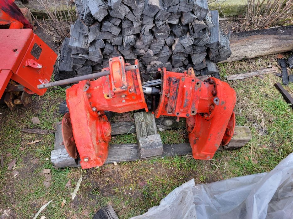 Продам запчастини до трактора т25