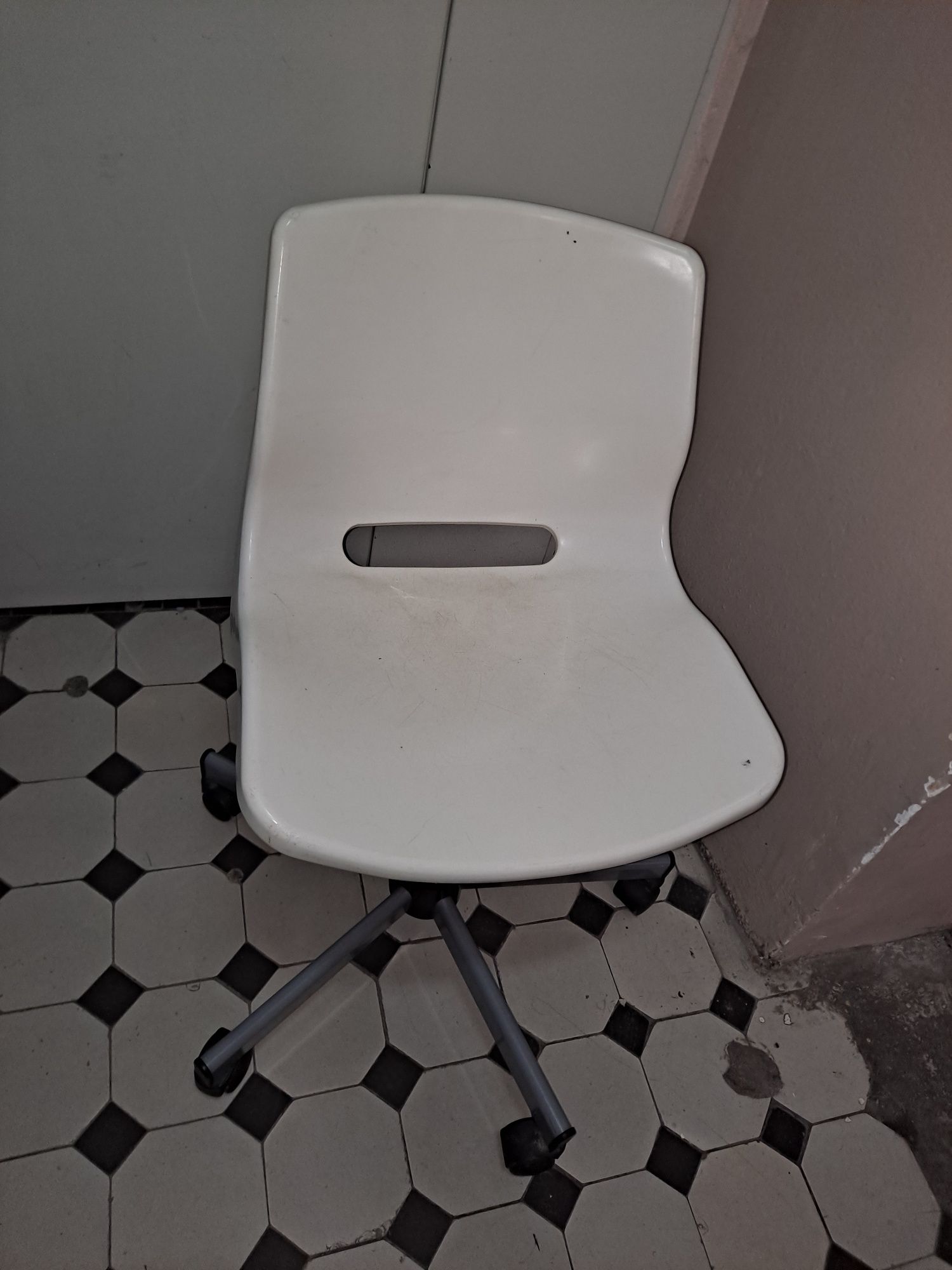 Krzesła prl antyk