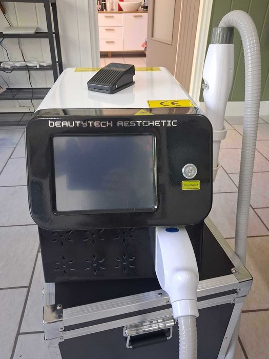 Laser pikosekundowy,  peeling węglowy, usuwanie tatuażu, odmładzanie