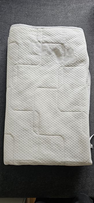 Materasso pokrowiec Algua z mikrokapsułkami na materac 160 x 200