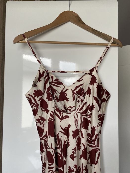 Nowa, wzorzysta sukienka z wiskozy Reserved