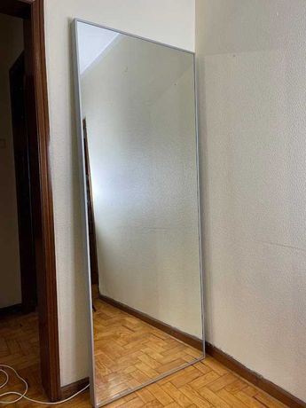 Espelho Grande em bom estado (1,96x0,79cm)