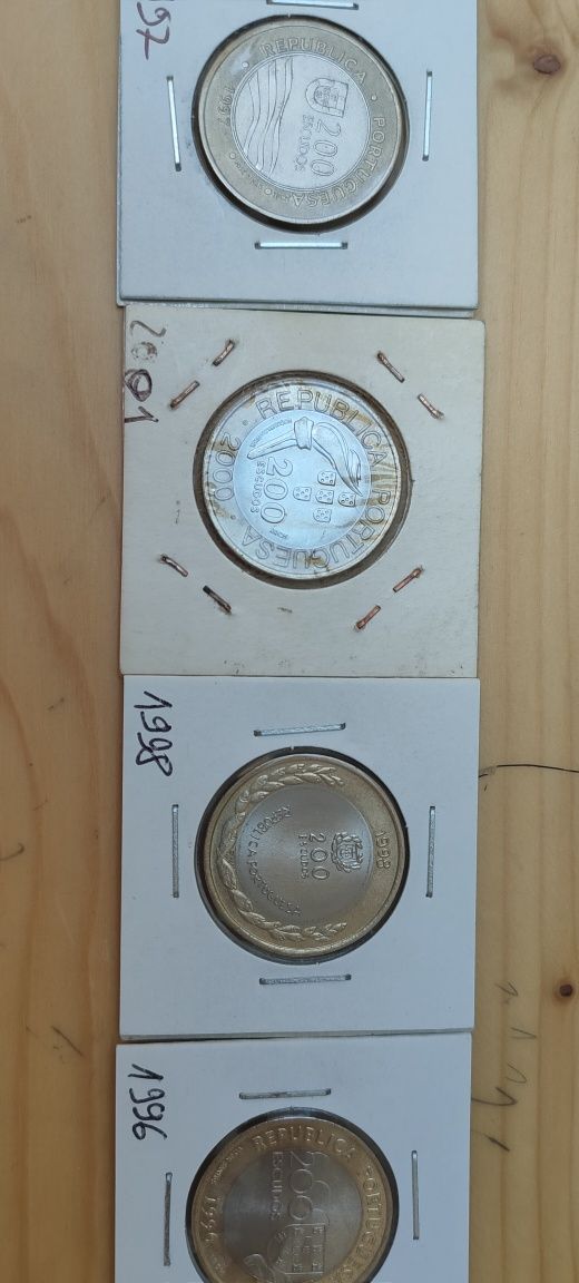Conjunto 4 moedas coleção 200 escudos