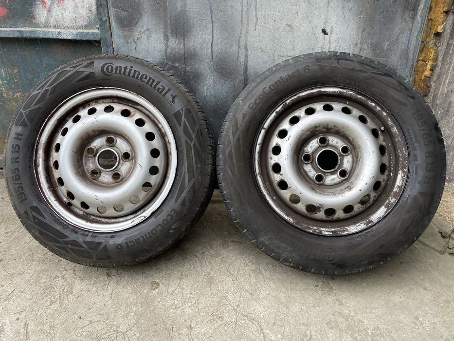 Продам пару диски з резиною Т4 195/65 R15 Continental