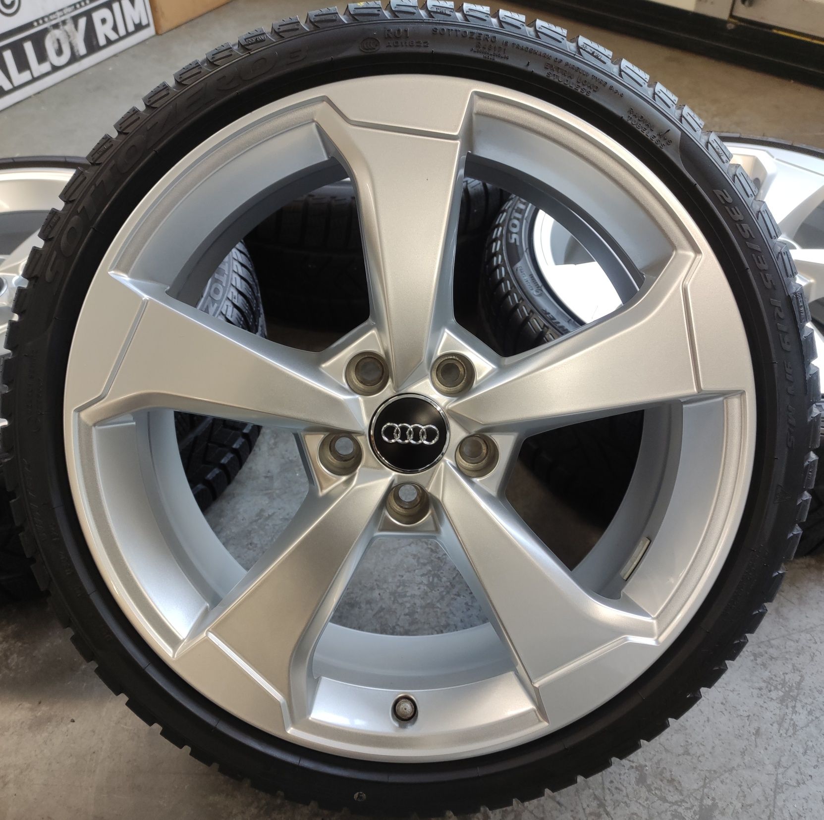 Koła Zimowe 19 Audi A3 S3 8V 8Y 235/35R19 Pirelli Zima 5x112 Felgi