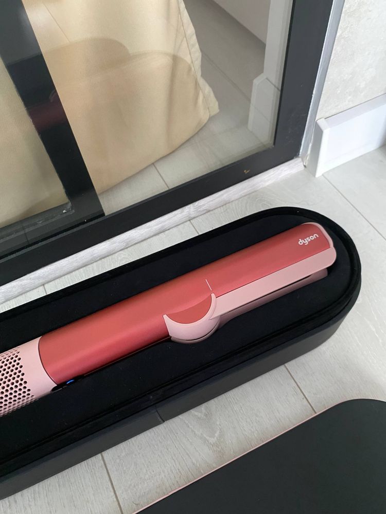 Dyson Airstrait HT1