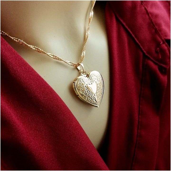 Piękny Złoty Naszyjnik Serce Otwierane Na Zdjęcie