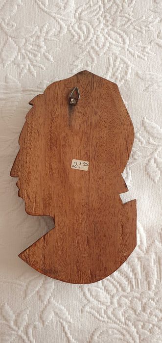 Escultura em madeira nobre