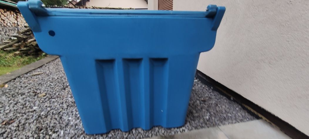 Pojemnik na sól drogową,piasek około 200 l