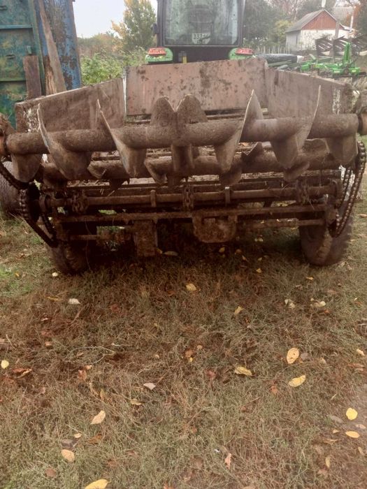 Навозорозкидач з погрузчиком