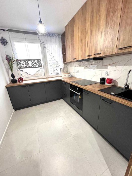 Retkinia.Winda od parteru.Po remoncie.Balkon.Widok na miasto