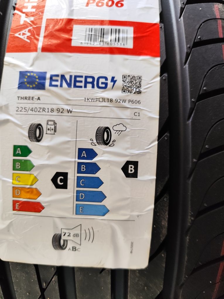 Pneus 225/40r18 Three A Novos