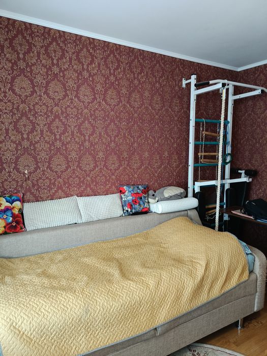 Продам 4 кімнатну квартиру, з автономним опаленням, велика кухня,Тинда