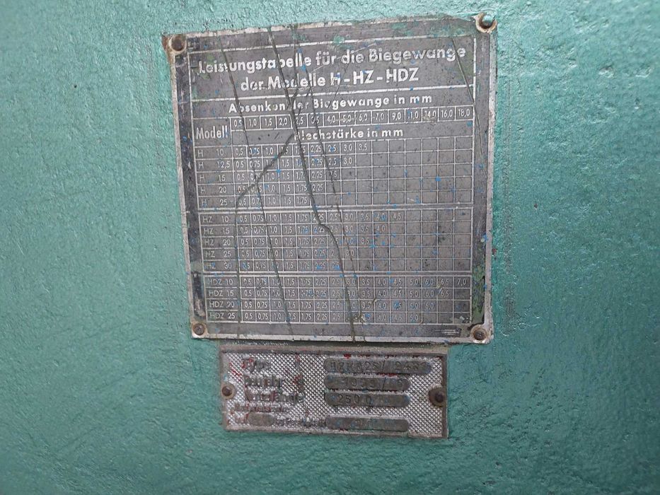 Zaginarka giętarka elektryczna do blachy 3 mm, L=2,5 m HZ 25