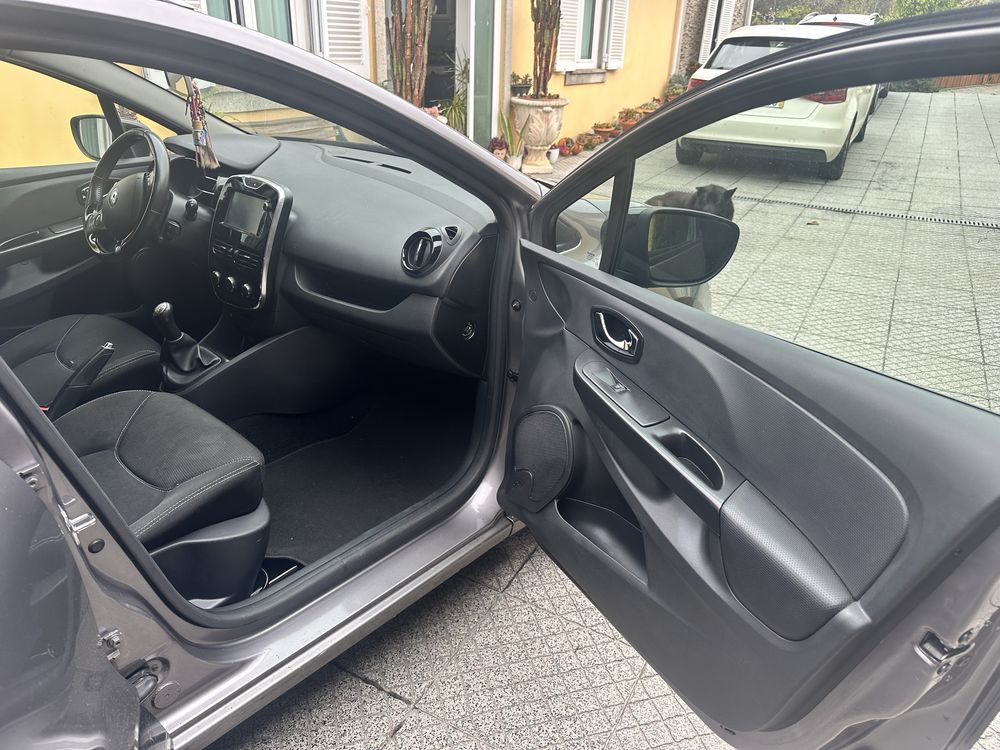 Renault clio 1.5 DCI diesel 2014