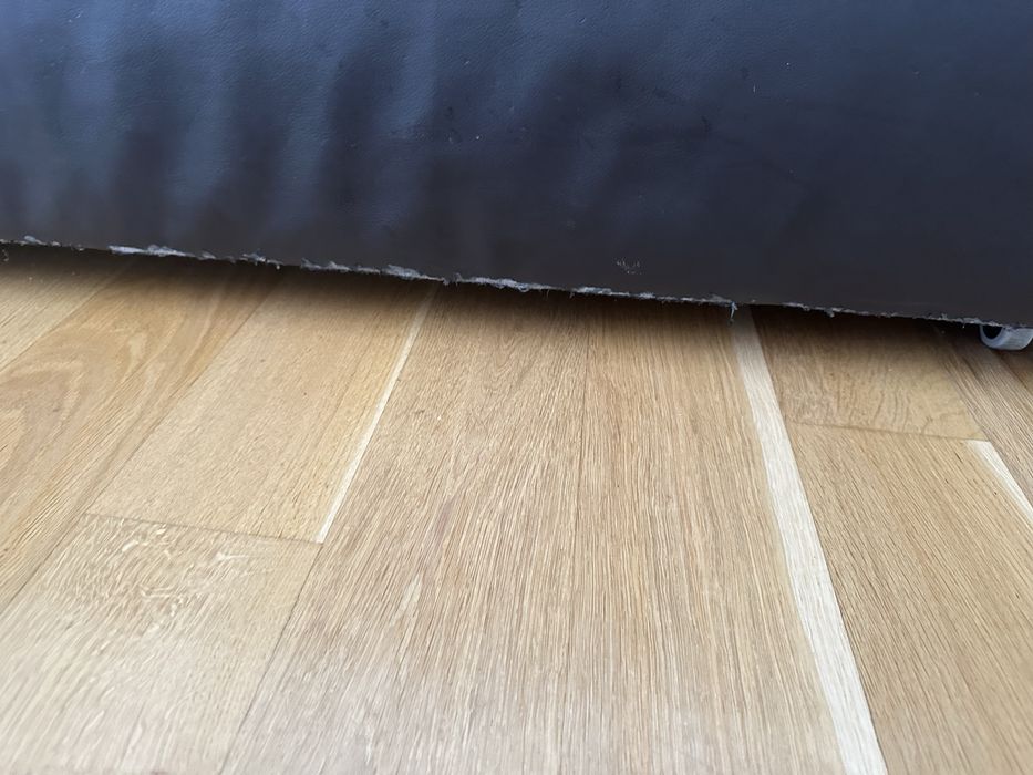 Narożnik z funkcją spania z pufą