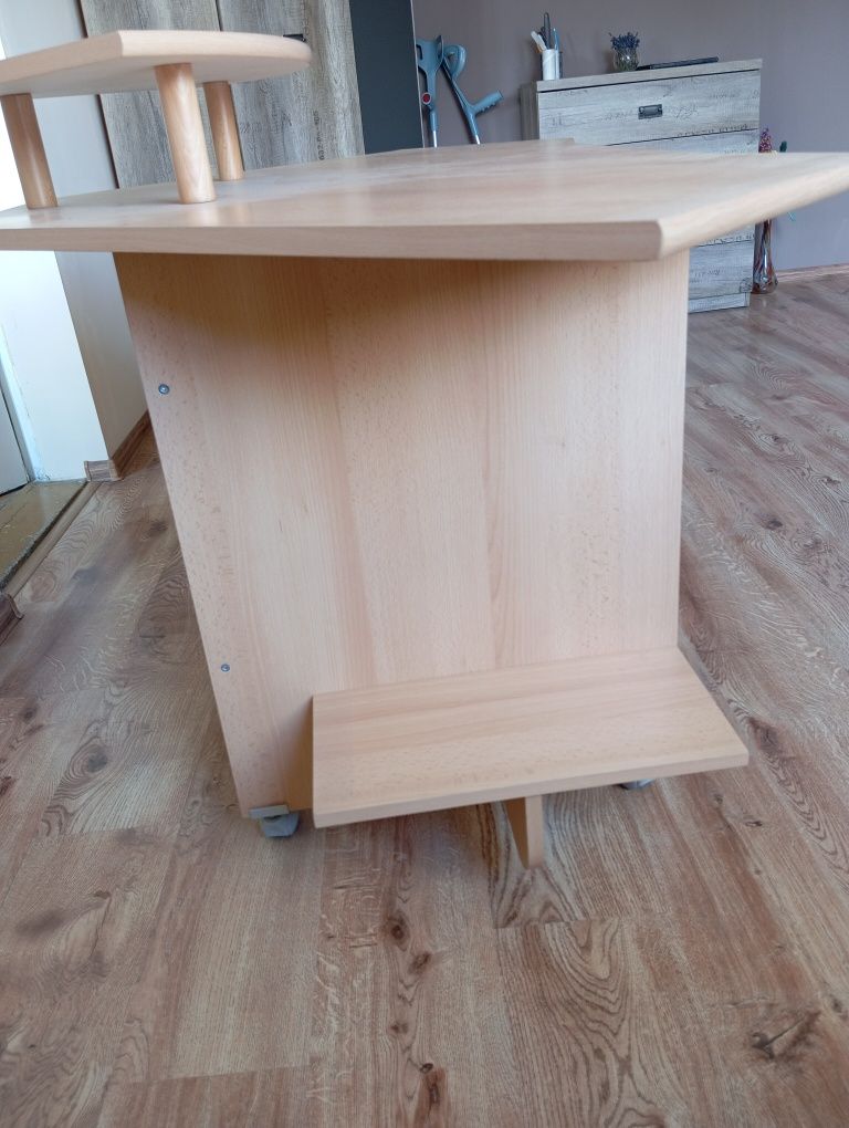 Biurko rogowe w dobrym stanie