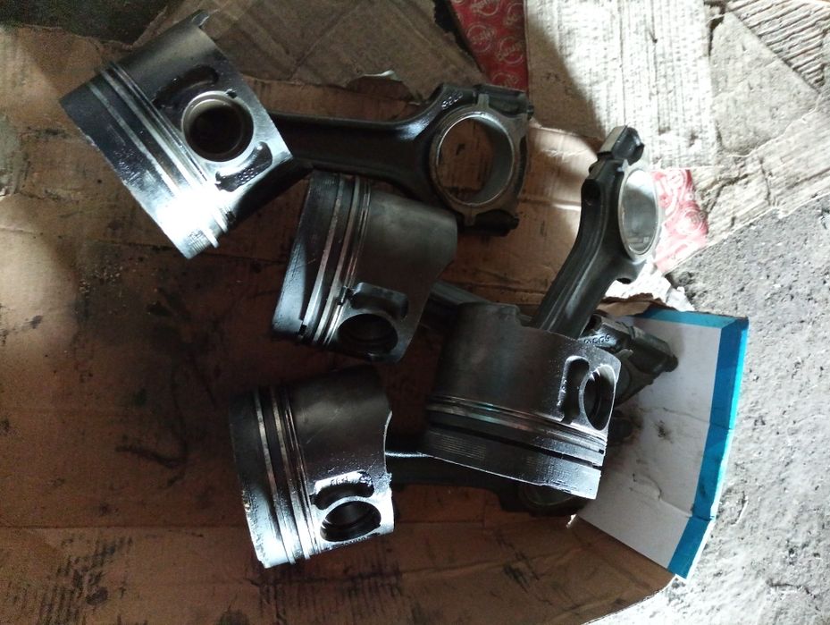 Поршень Мерседес Вито 2 3 тди в сборе с шатунами