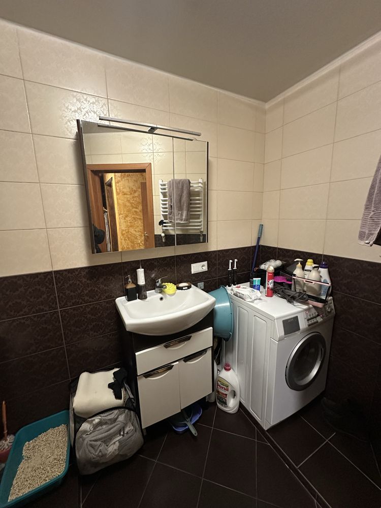 Продам 1 кімнатну в новобудові квартиру вул.Коновальця
