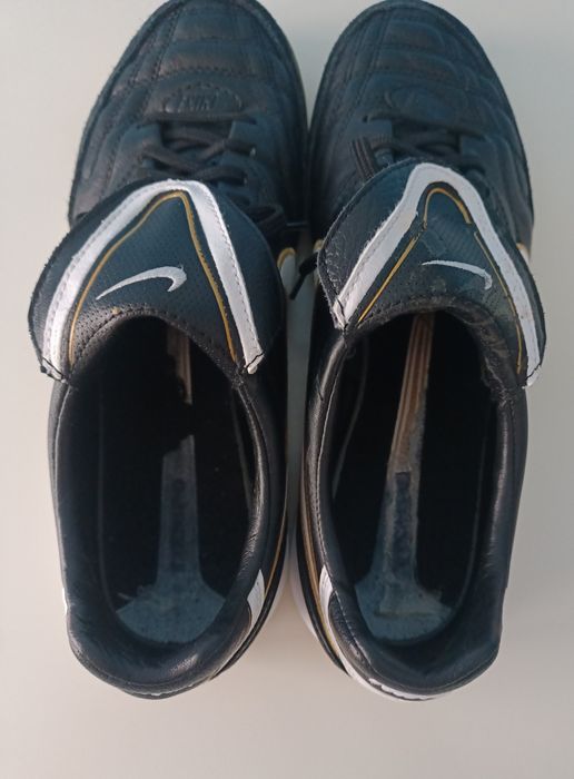 Buty piłkarskie halówki Nike Tiempo mystic 2010