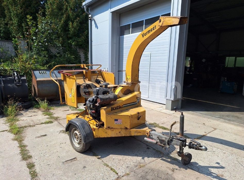 Wynajem rębaka, usługa rębakiem, mielenie gałęzi, zrębka