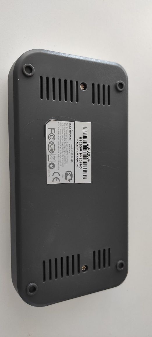 Switch Edimax ES-3208P