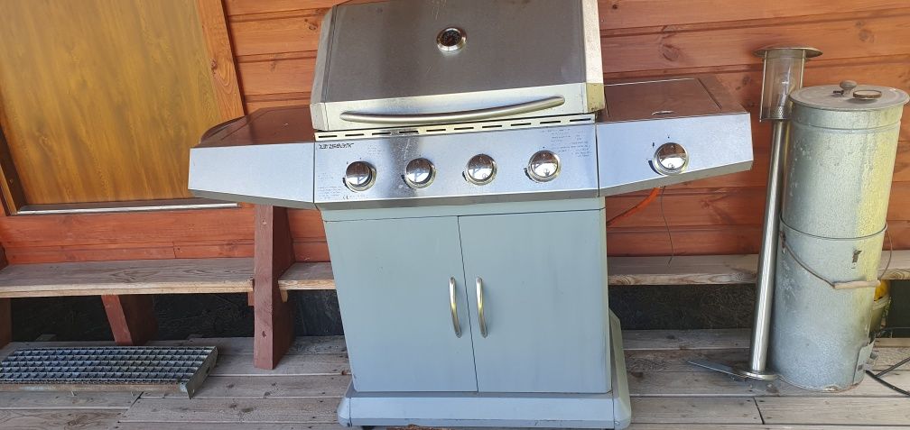 Grill gazowy b. dobrym stanie