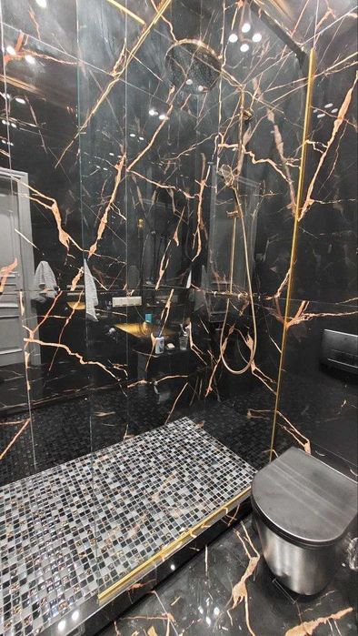 Плиточник, мозаїка, підлога та стіни. Ламінат