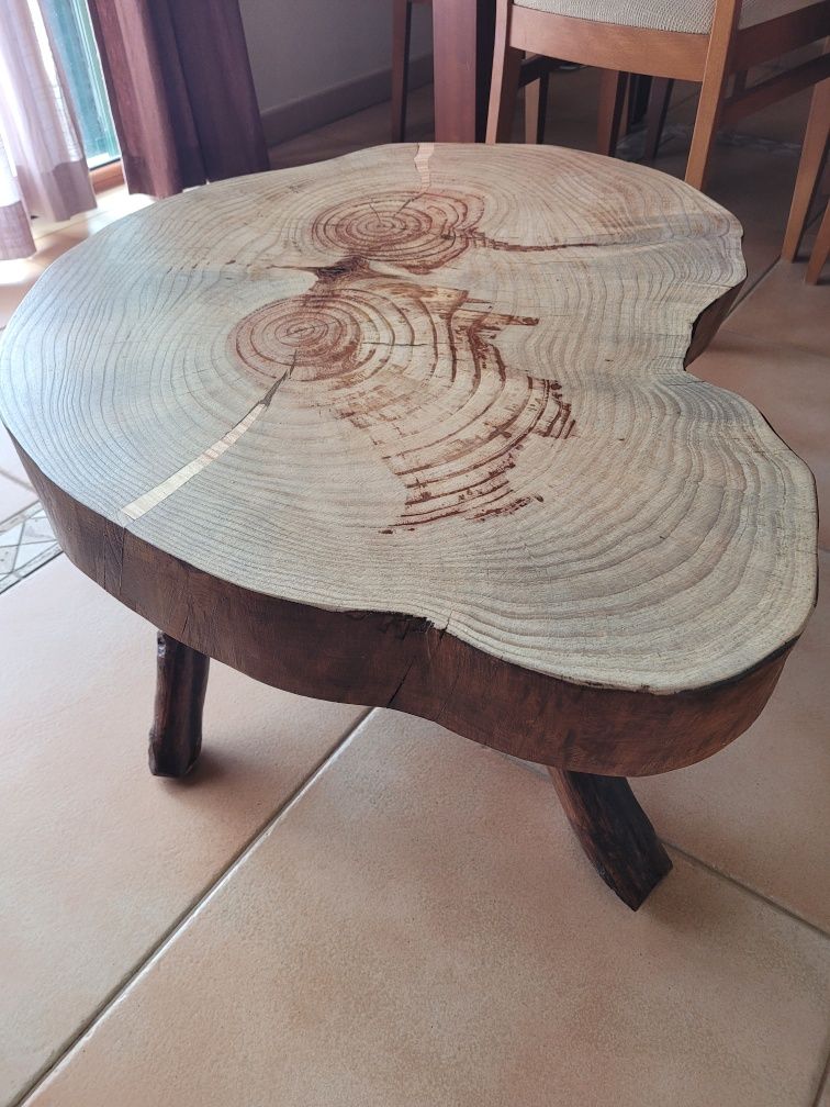Mesas de sala de estar, modelos e exemplares únicos em madeira rustica