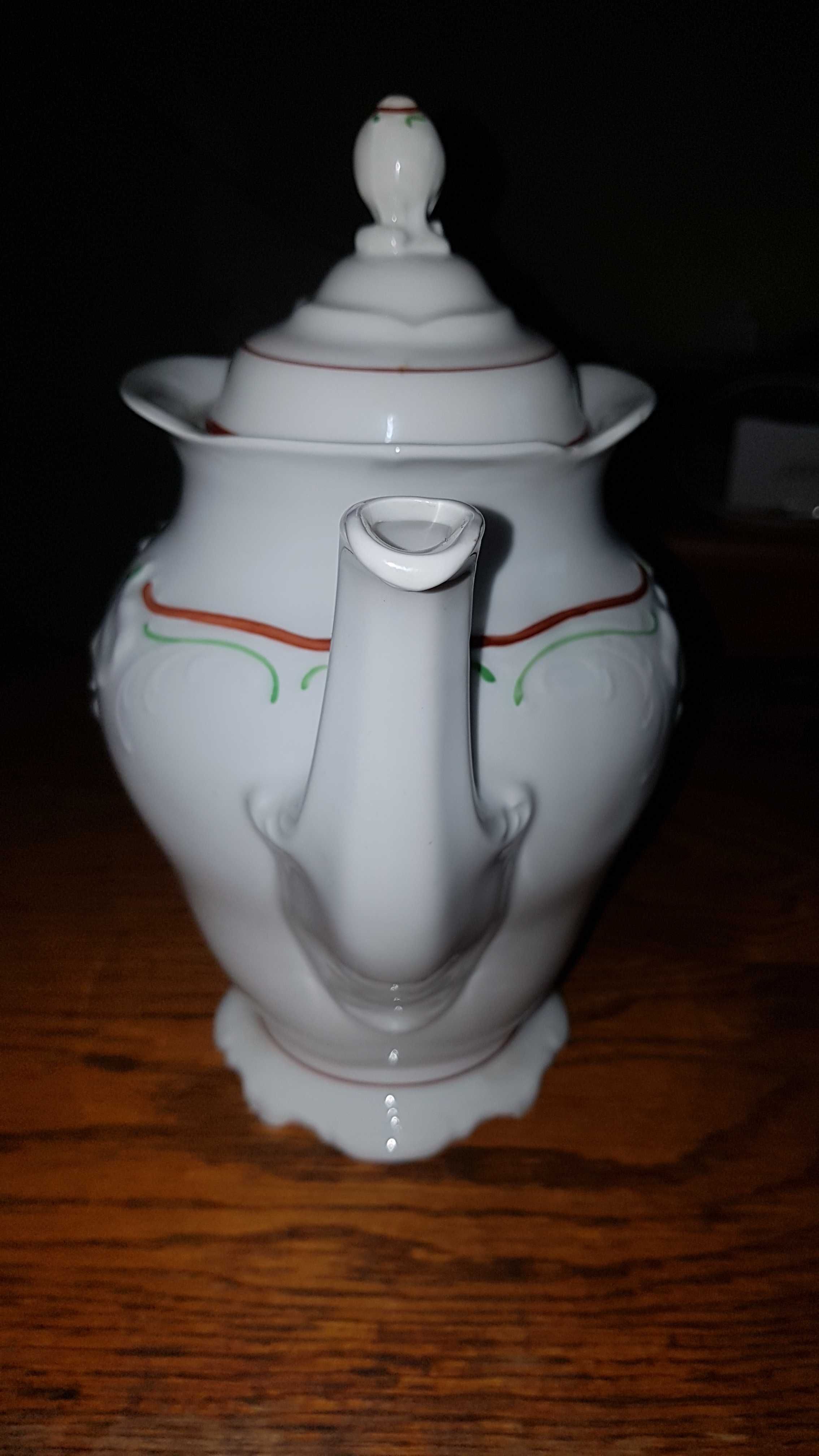 Porcelanowy Dzbanek do herbaty zestaw "Wałbrzych"