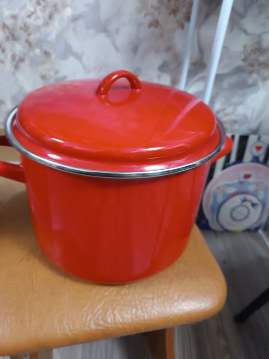 Каструлі емальована та нержавійка