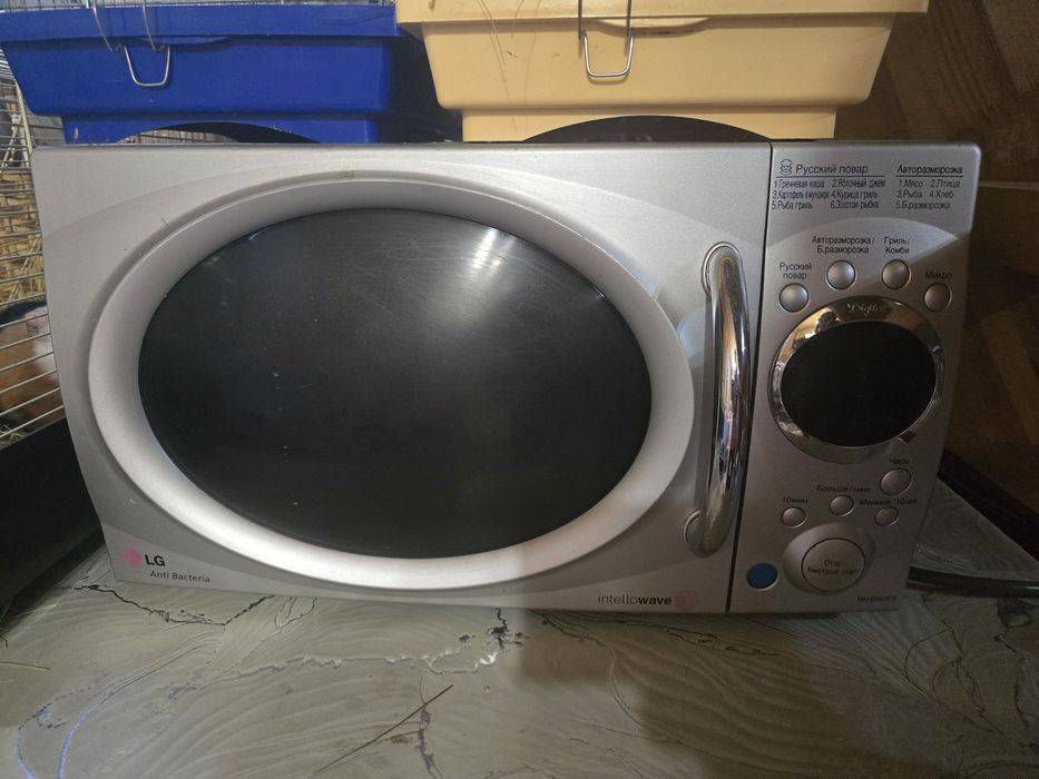 Микроволновка LG