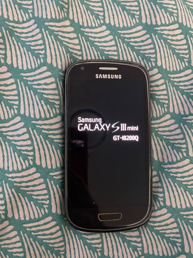 Samsung galaxy s 3 mini gt-18200q