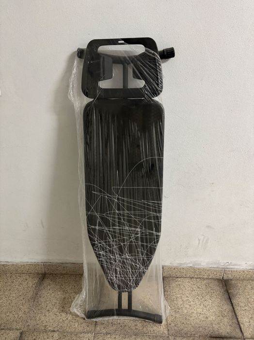 Tábua de passar a ferro NOVA