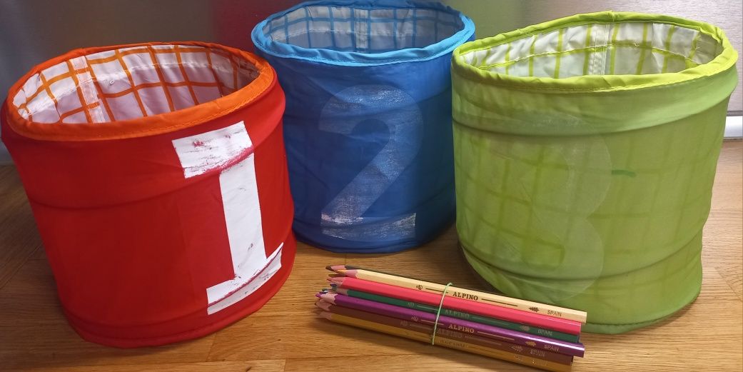 Organizery na przybory szkolne ikea i kredki