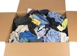 2 caixas de Roupa (camisas, camisolas, calças, etc)